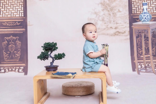 迪庆孕妇肚子上的黑线